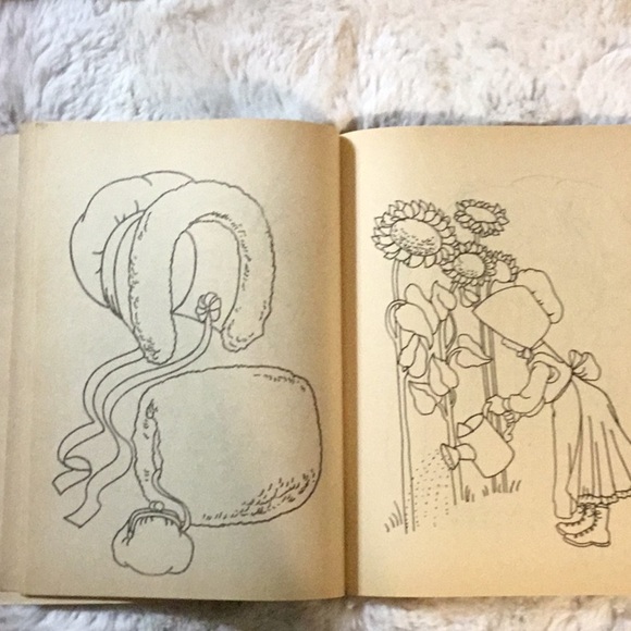 VINTAGE 1976 UNUSED Holly Hobbie Coloring Books Lot of 2 Rand McNally Set - Picture 13 of 16